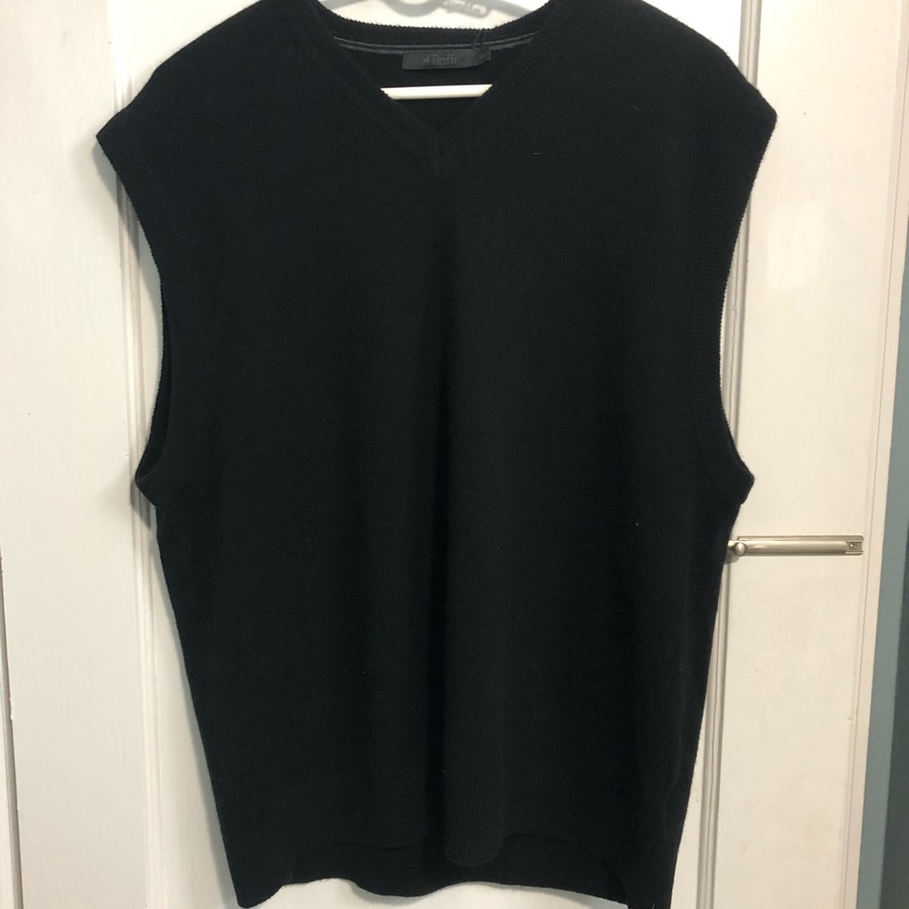 Raffi men’s black sweater vest